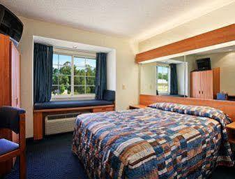 Microtel Inn & Suites By Wyndham Lillington/Campbell University Eksteriør bilde